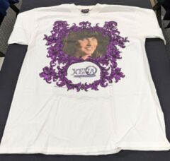 Xena: (Smile) T-Shirt: Size XL